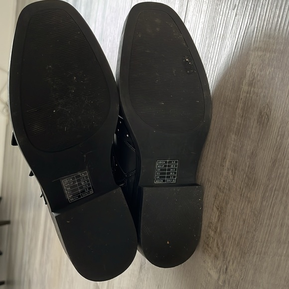 NWOT Forever 21 Black Studded Ankle Booties - Picture 6 of 7